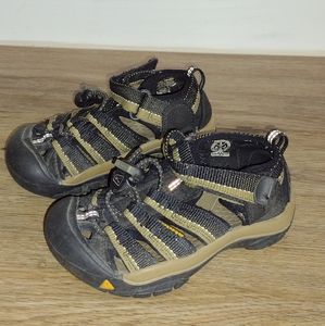 KEEN Newport H2 Hiking Water Beach Sandals Toddler-9 Closed Toe Shoes Unisex